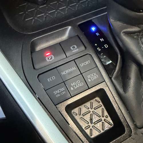 TOYOTA RAV4 XLE 2025