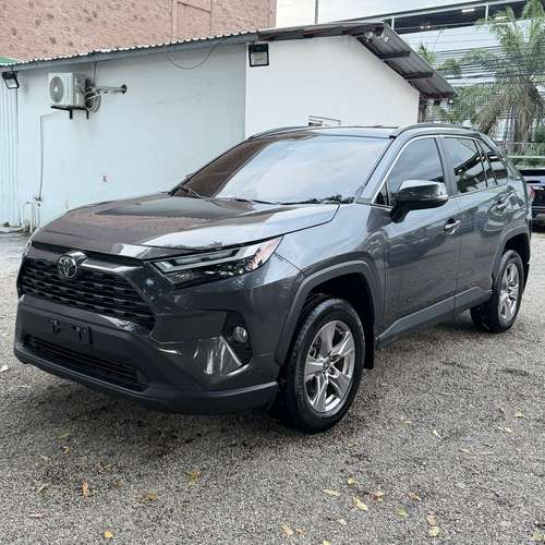 TOYOTA RAV4 XLE 2025