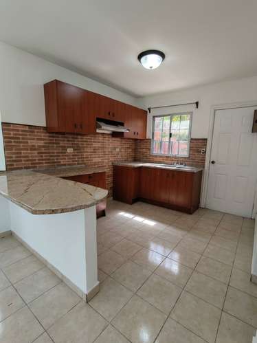 SE RENTA MODERNA CASA EN RES. VILLAS LOS MOLINOS - Imagen 2