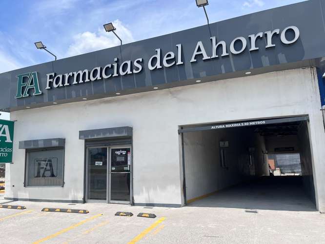 SE ALQUILA LOCAL COMERCIAL CON AUTOSERVICIO