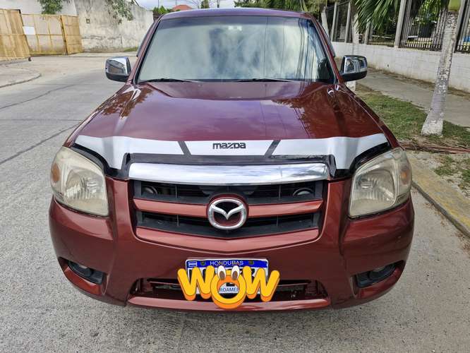 Vendo Mazda BT50 2009 aire acondicionado motor diesel 2.5 turbo comprado en agencia factura original llantas nuevas rin.