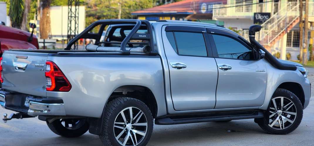 Hilux muy buenas condiciones  - Imagen 4