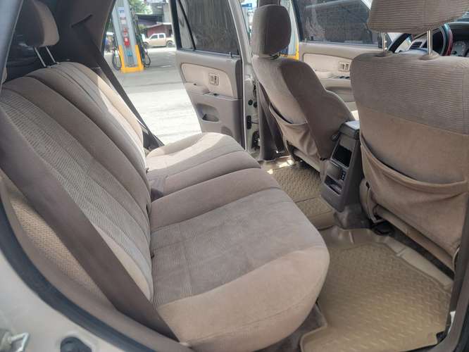 Runner muy buenas condiciones carro confiable - Imagen 6