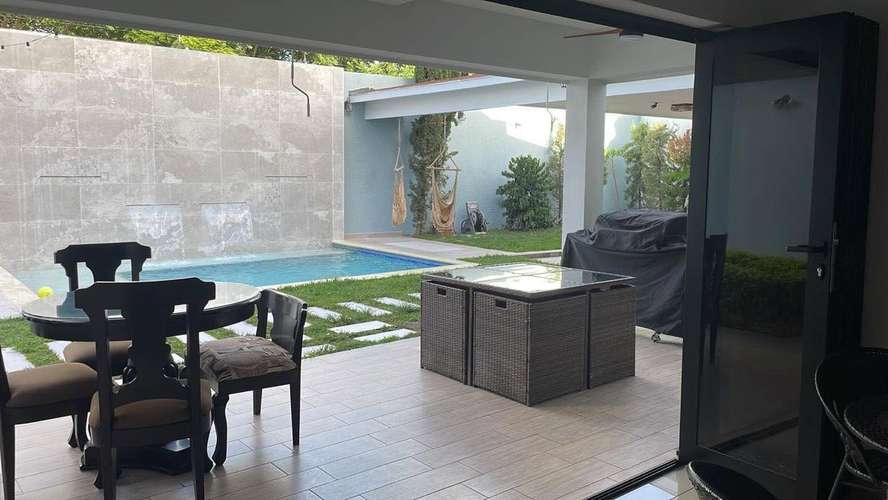 Se Vende Hermosa Casa Res. Las Uvas - Imagen 9