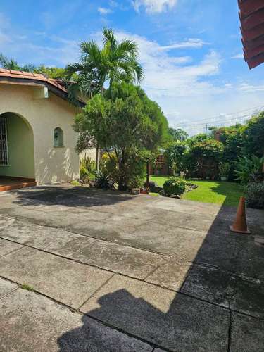 SE RENTA AMPLIA CASA EN COLONIA MODERNA SAN PEDRO SULA