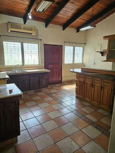 SE RENTA AMPLIA CASA EN COLONIA MODERNA SAN PEDRO SULA - Imagen 8
