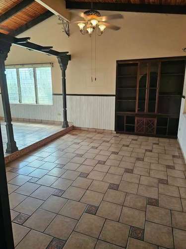 SE RENTA AMPLIA CASA EN COLONIA MODERNA SAN PEDRO SULA - Imagen 11