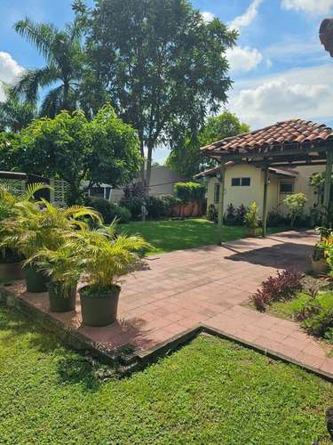 SE RENTA AMPLIA CASA EN COLONIA MODERNA SAN PEDRO SULA - Imagen 13