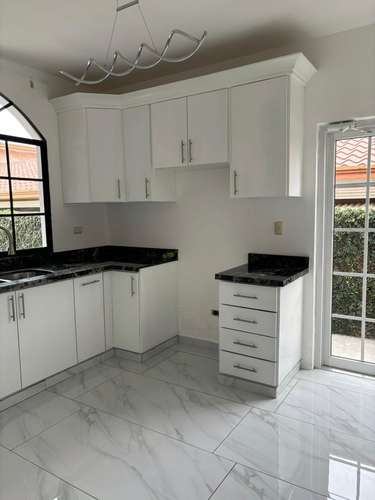 SE RENTA CASA EN RESIDENCIAL BUGAMBILIA-SAN PEDRO SULA - Imagen 8