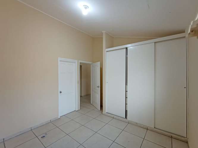 SE RENTA CASA EN RES. SANTA MONICA - Imagen 6
