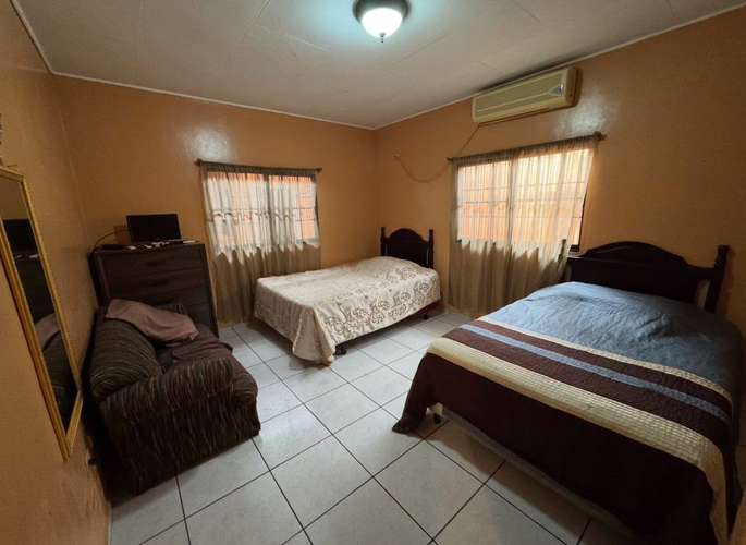 SE VENDE AMPLIA CASA EN RESIDENCIAL LOS ALAMOS-SAN PEDRO SULA - Imagen 5