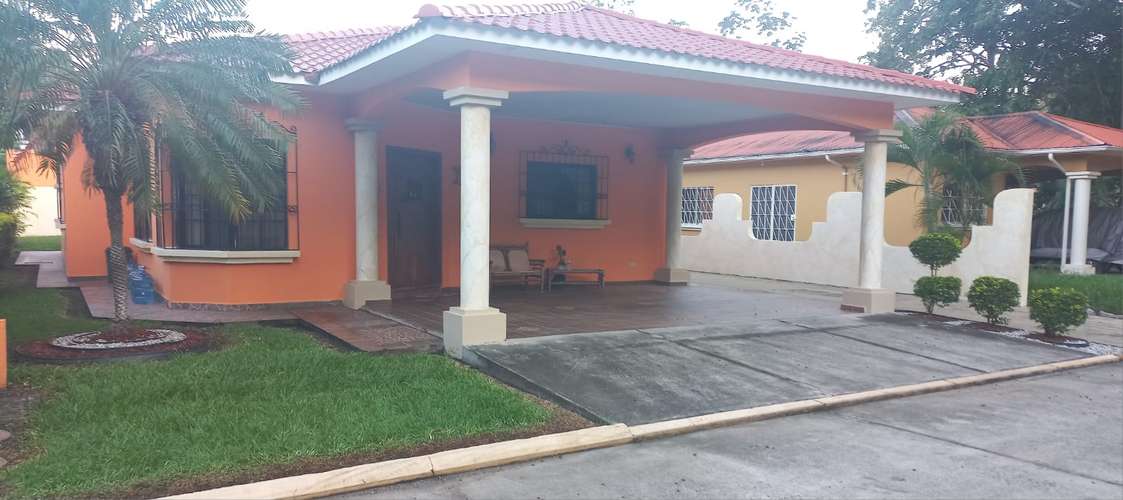 ¡GANGA!, Tu refugio de elegancia atemporal y naturaleza en Residencial Campisa, San Pedro Sula