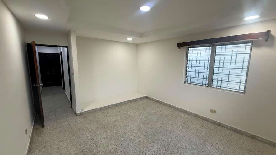 SE ALQUILA CASA EN RESIDENCIAL LOS ZORZALES - Imagen 9