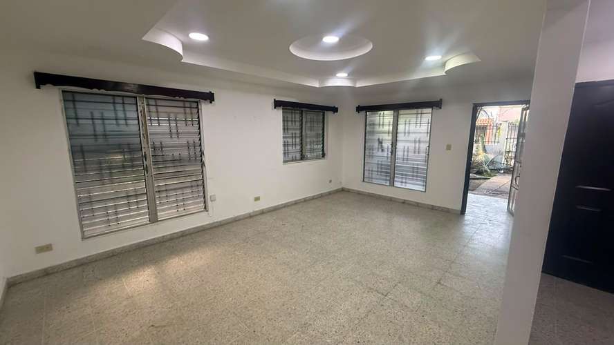 SE ALQUILA CASA EN RESIDENCIAL LOS ZORZALES - Imagen 3