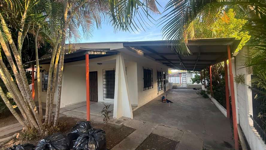 SE ALQUILA CASA EN RESIDENCIAL LOS ZORZALES - Imagen 5