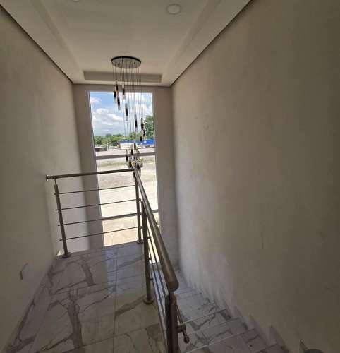 Se Vende Casa en Residencial Jardines del Este - Imagen 3