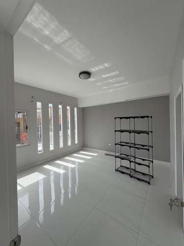  CASA EN VENTA EN RESIDENCIAL EL SAUCE | DISEÑO MODERNO Y 3 HABITACIONES CON SU BAÑO - Imagen 8
