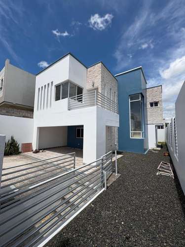  CASA EN VENTA EN RESIDENCIAL EL SAUCE | DISEÑO MODERNO Y 3 HABITACIONES CON SU BAÑO - Imagen 2