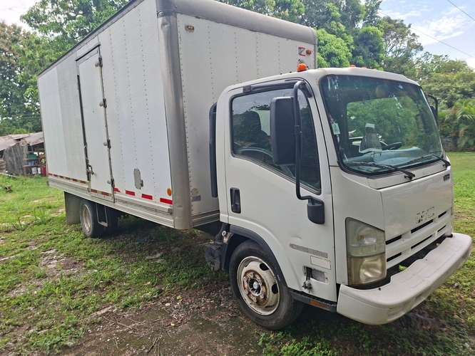 ISUZU NQR PUERTA LATERRAL 2009