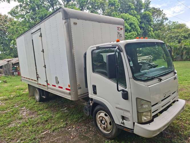 ISUZU NQR PUERTA LATERRAL 2009