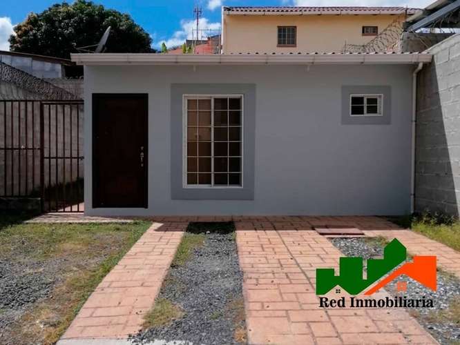  ¡SE RENTA CASA PEQUEÑA EN RESIDENCIAL TONCONTÍN! 
