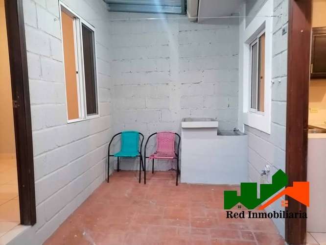  ¡SE RENTA CASA PEQUEÑA EN RESIDENCIAL TONCONTÍN!  - Imagen 4