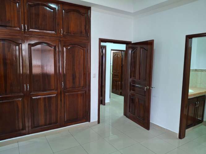 SE ALQUILA APARTAMENTO EN EXCLUSIVA RESIDENCIAL - Imagen 8