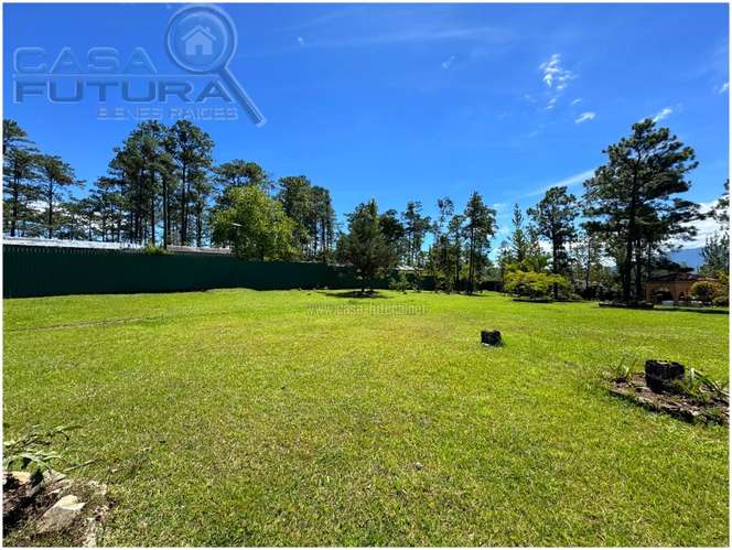 Hermosa Casa en Venta con 5 Habitaciones en Valle de Angeles