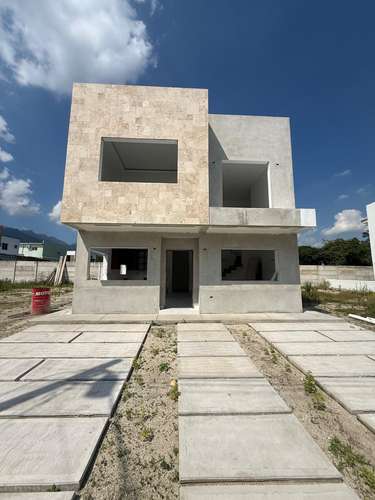 Casa en Venta, Residecial Tuscania, Sector Jardines del Valle, Sps 