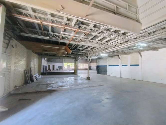Alquiler de Bodega Industrial / Almacenaje Exclusivo | 780 m² (Zona 21 de Octubre) - Imagen 7