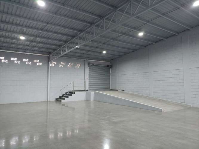 PRE-RENTA DE BODEGA INDUSTRIAL EN COMPLEJO LOGÍSTICO CON SEGURIDAD 24/7 – 33 CALLE, SPS - Imagen 3