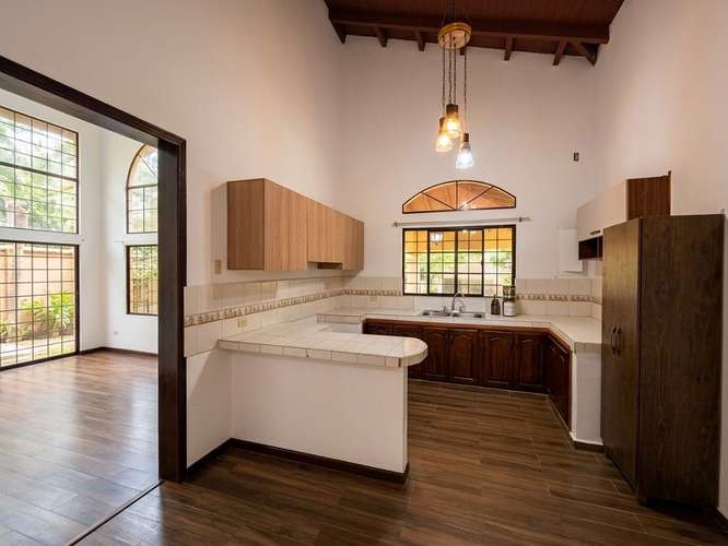 CASA EN RENTA DE UN NIVEL || Res Campisa - Imagen 2