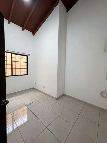 CASA EN RENTA DE UN NIVEL || Res Campisa - Imagen 7