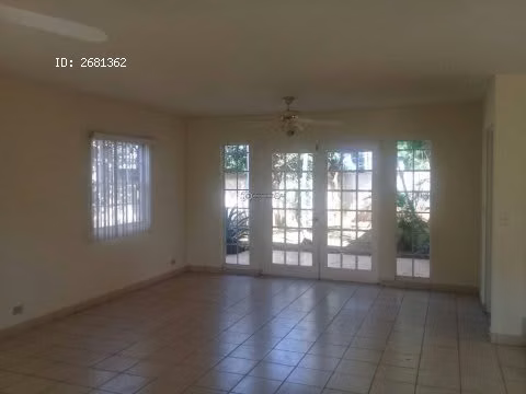 RDE -Se vende 4 townhouses modernas en calle principal de Bolonia.