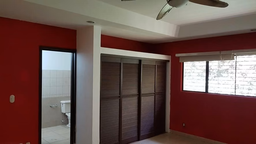 En venta preciosa casa en Managua Nicaragua, residencial Los Robles