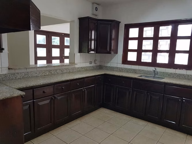 Se venden ambas casas en carretera sur