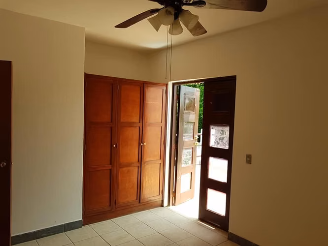 Se venden ambas casas en carretera sur