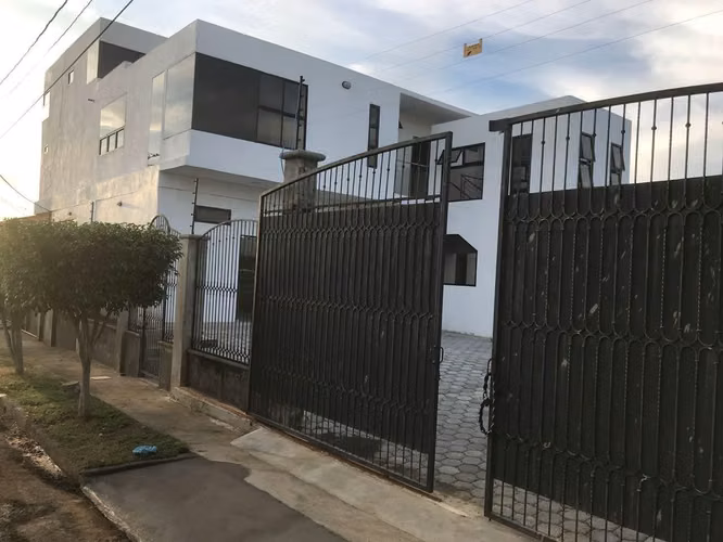 SE VENDE EDIFICIO EN LOMAS DEL VALLE, EDIFICIO NUEVO 1,380 VRS2 - Imagen 2