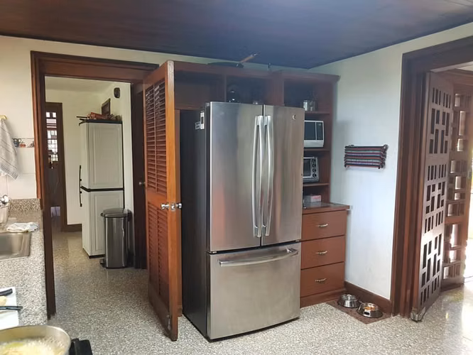 En venta preciosa casa en carretera sur Managua Nicaragua