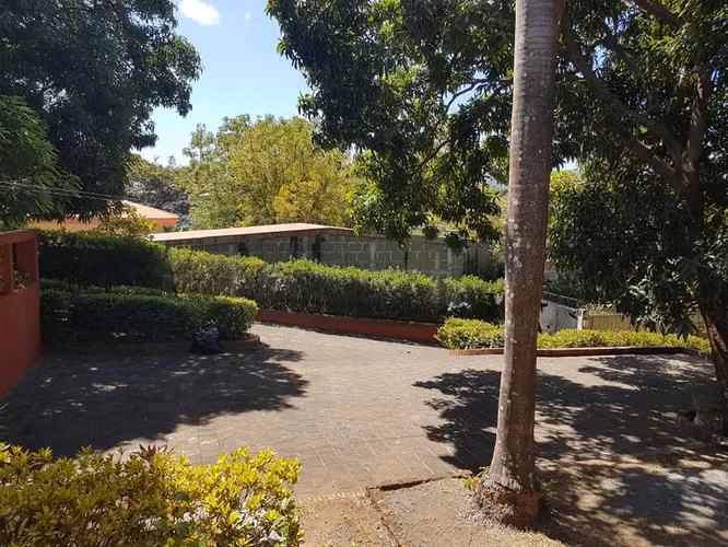 En venta preciosa casa en carretera sur Managua Nicaragua