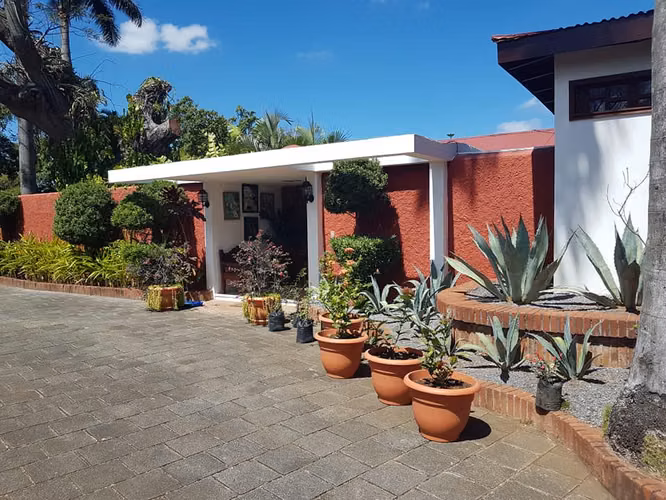 En venta preciosa casa en carretera sur Managua Nicaragua