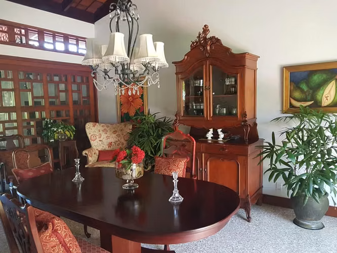 En venta preciosa casa en carretera sur Managua Nicaragua