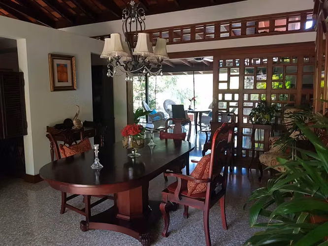En venta preciosa casa en carretera sur Managua Nicaragua