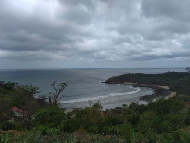 Vendo terreno de 882 vrs en  Remanso Beach con vista Espectacular!!LAM