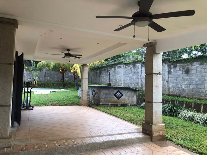 VENTA Hermosa Casa en Santo Domingo / NG