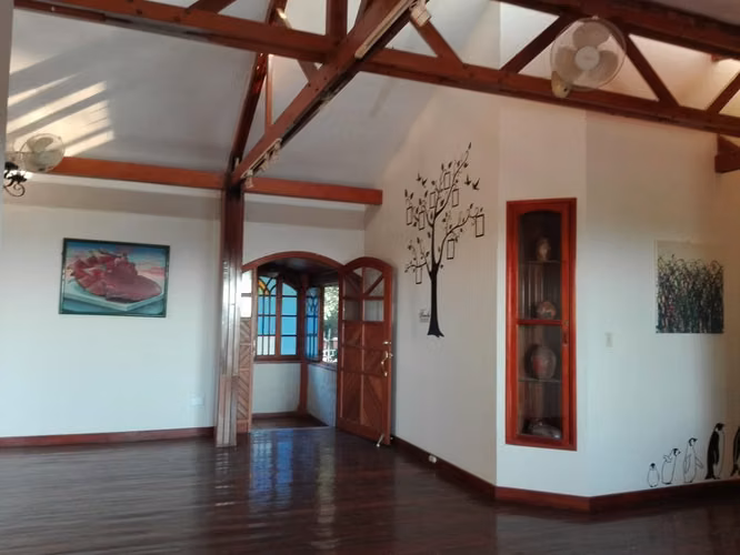 VENTA DE BELLA RESIDENCIA EN VILLA FONTANA! - Imagen 7