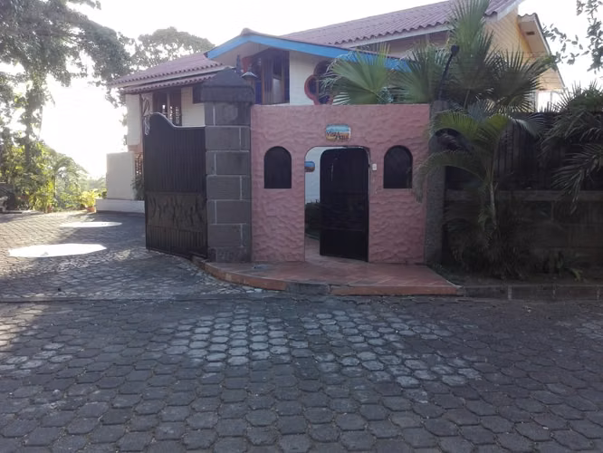 VENTA DE BELLA RESIDENCIA EN VILLA FONTANA! - Imagen 5