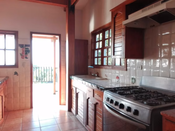 VENTA DE BELLA RESIDENCIA EN VILLA FONTANA! - Imagen 4