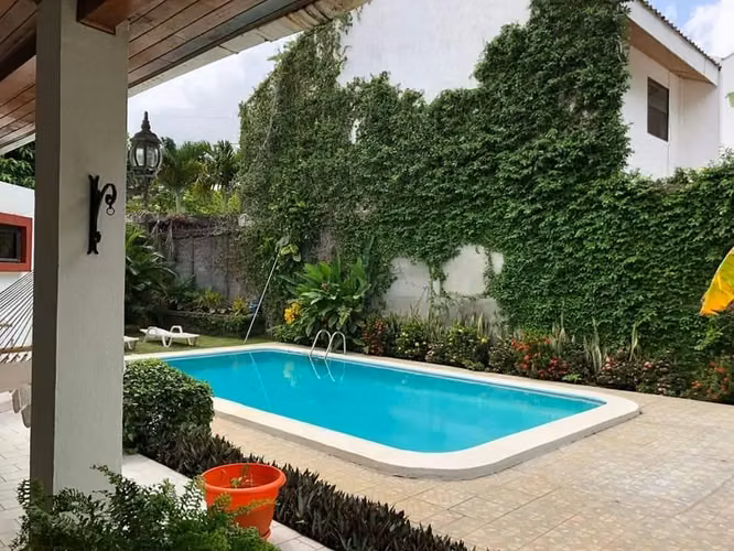 EN VENTA hermosa casa en Las Colinas