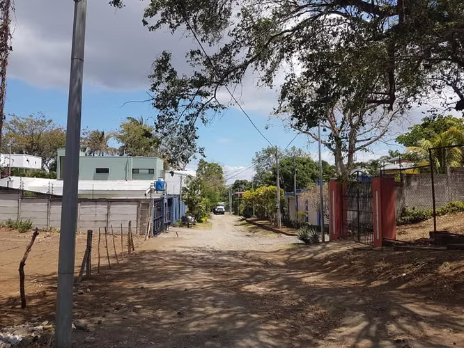 En venta precioso terreno exclusivo en carretera sur - Imagen 3